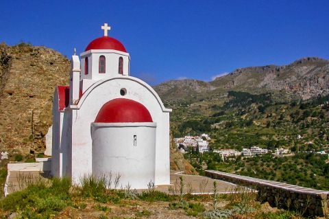 Volada: A picturesque chapel, surrounded by hills and unspoiled nature.