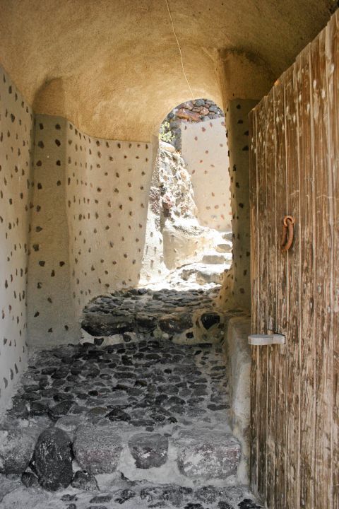 Akrotiri: Inside the Venetian Castle