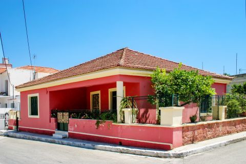 Lixouri: A colorful house in Lixouri.
