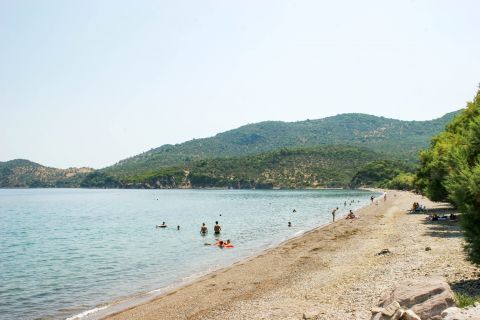 Kagia: Kagia beach is a long, sandy beach with some pebbles on the shore.