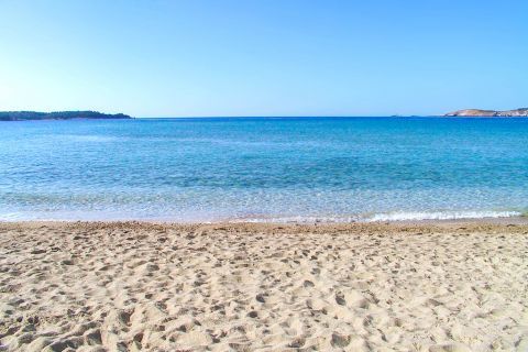 Psili Ammos: Soft sand and clean, blue waters.