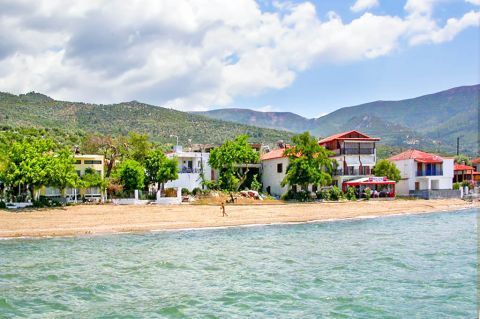 Skala Kalirachi: Fish taverns, restaurants and many types of accommodation are found close to the beach.