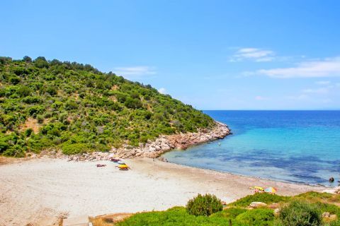 Skala Maries: The beach is situated in a quiet and peaceful location, ideal to enjoy nature.