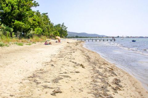 Hara: Hara beach is small and quiet, with no tourist facilities.