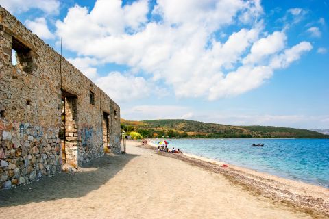 Ageranos: Ageranos village is a seaside settlement with abandoned towers built in the traditional style of Mani.
