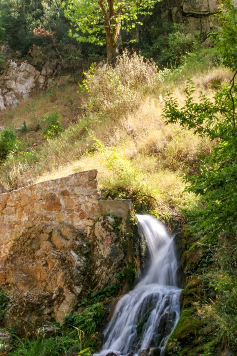 Planitero: The village is known for its natural springs and waterfalls.