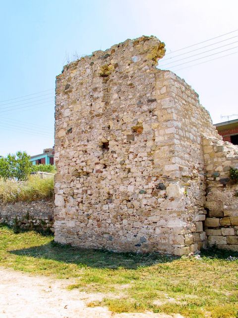 Nea Potidea: Some Byzantine ruins.
