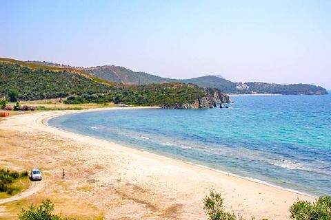 Azapico: Azapiko beach is one of the most beautiful sandy beaches in Halkidiki.