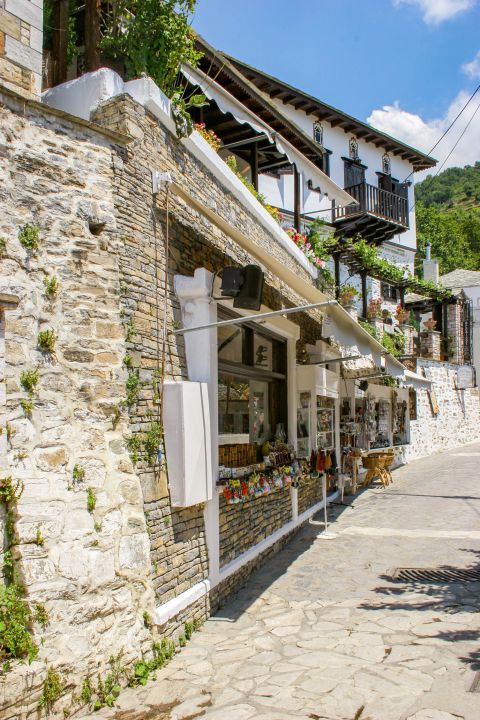 Makrinitsa: A souvenir shop in Makrinitsa village.
