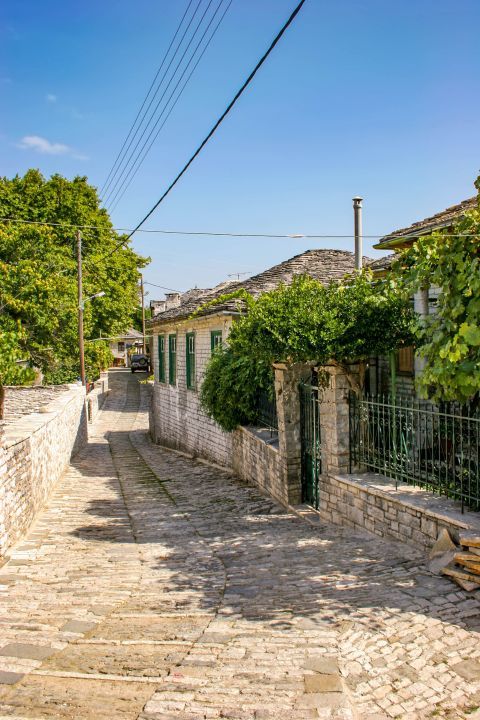Vitsa: A cobble-stone paved alley in Vitsa village.
