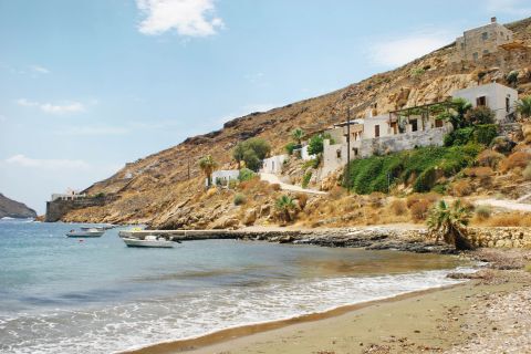 Megalo Livadi: Old houses, overlooking the sea