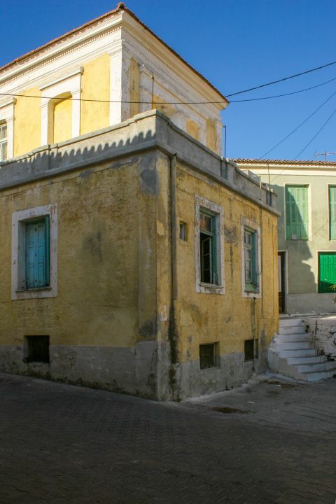 Marathokambos: Old building.