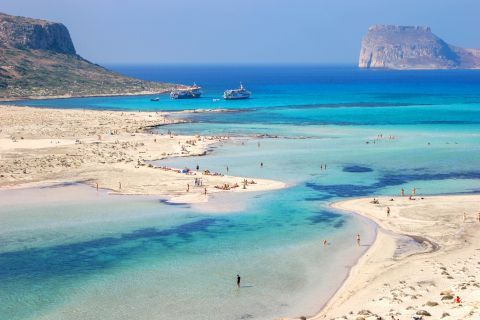Balos: Visitors can reach the beach by excursion boats