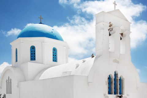 Vroutsis: The Cycladic church of Agios Nikolaos