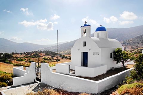 Kalotaritissa Village: A Cycladic church