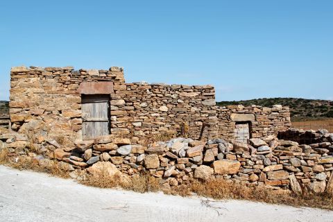 Kalotaritissa Village: An old, stone-built house
