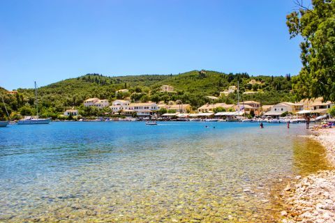 Agios Stefanos: Crystal clear waters