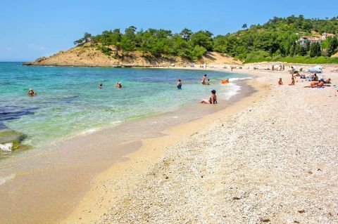 Trypiti: A great combination of soft sand, pebbles and turquoise waters.