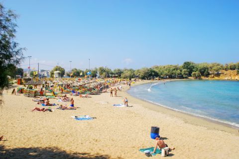 Agioi Apostoloi: A popular beach