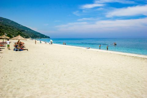 Horefto: The long and sandy beach of Horefto is located on the eastern side of Pelion.