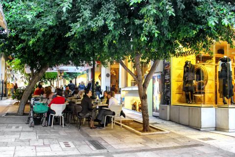 Kolonaki: Boutiques and cafes in Kolonaki neighborhood