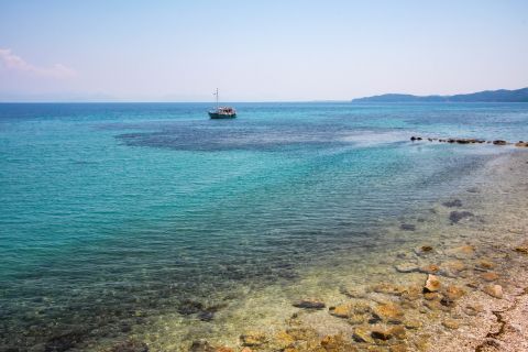 Agios Ioannis Peristeron: Crystal clear waters