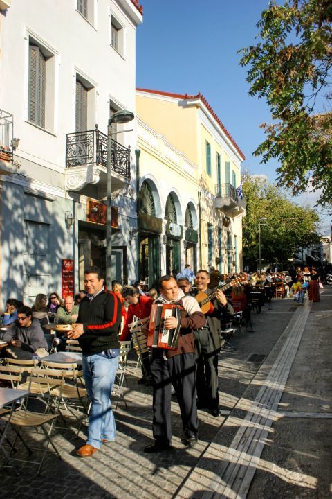Monastiraki: Street musicians
