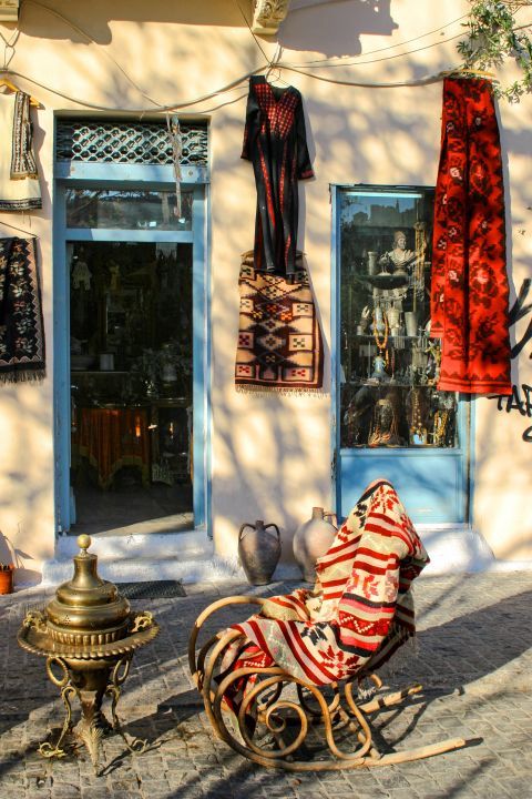 Monastiraki: Traditional old-time items