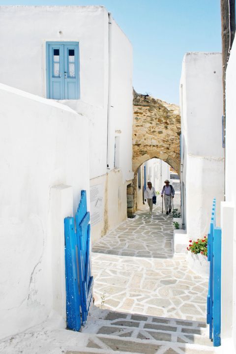Town: Whitewashed houses with blue-colored details