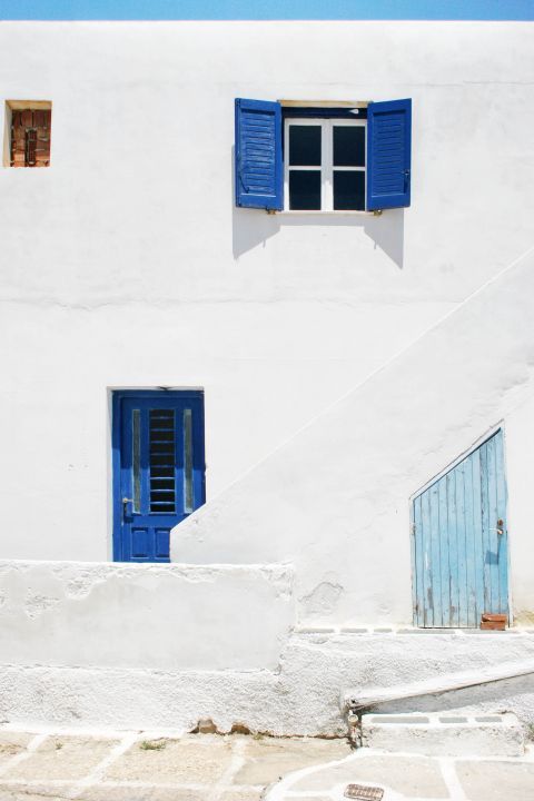 Town: Blue colored windows on whitewashed houses