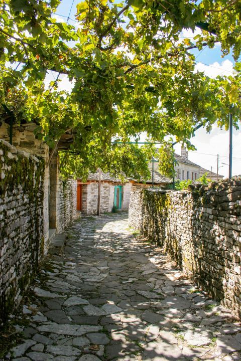 Papigo: A picturesque, paved alley.