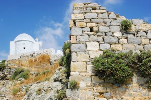 Chora: The picturesque chapel of Agios Konstantinos is located at the top of Kastro, on the highest spot of Chora.