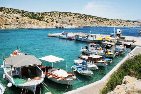 Agios Giorgios: Small fishing boats mooring on a small harbor