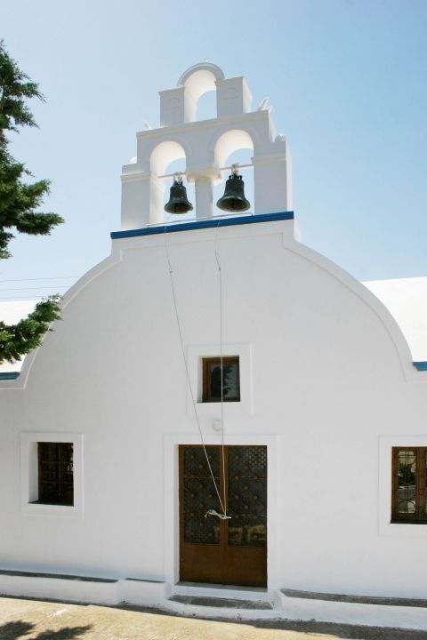 Agios Giorgios: A local Cycladic church