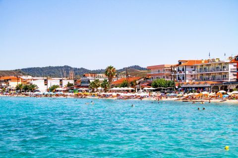 Pefkohori: Pefkohori is a fabulous beach with amazing blue waters, surrounded by nice facilities.