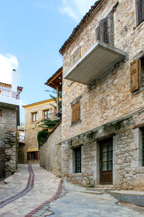 Town: Traditional, stone-built mansions.