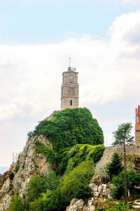 Town: The impressive clock tower of Arachova.