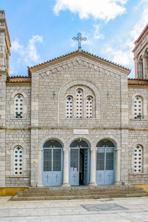 Town: The impressive church of Agios Georgios.