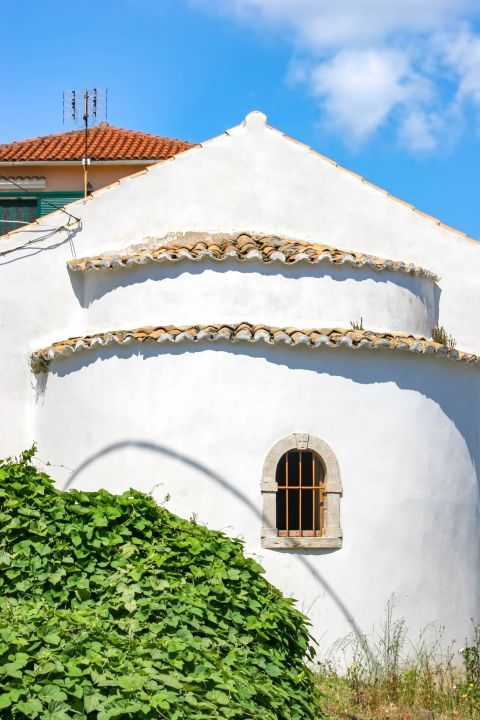 Gaios: A white-colored chapel with ceramic roof tiles.