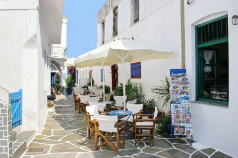 Chora: Cafes and tourist shops.