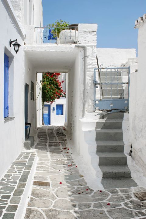 Chora: The old houses of Chora are still preserved with their traditional, Cycladic style.