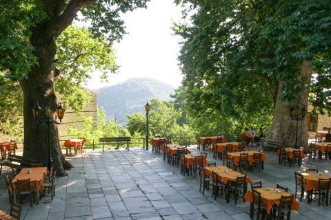 Vizitsa: Enjoy your lunch, while gazing at the splendid view of the surrounding mountains.