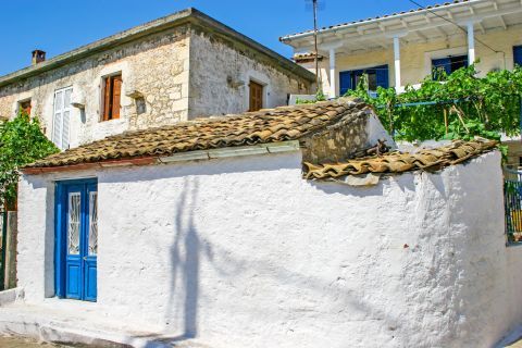 Spartochori: Stone built and whitewashed houses.