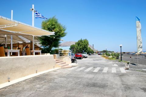 Agios Georgios: A cafe close to Agios Georgios beach