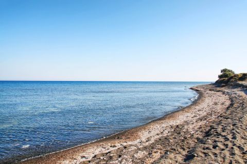 Agios Georgios: A quiet spot in Agios Georgios beach