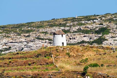 Lefkes: A Cycladic windmill