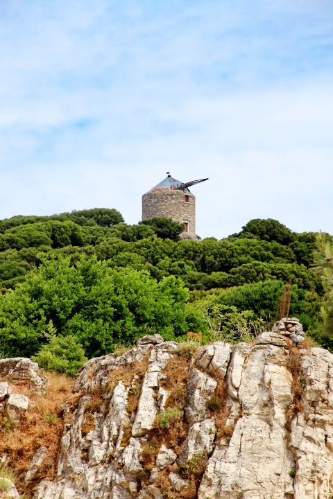 Apiranthos: A Cycladic windmill