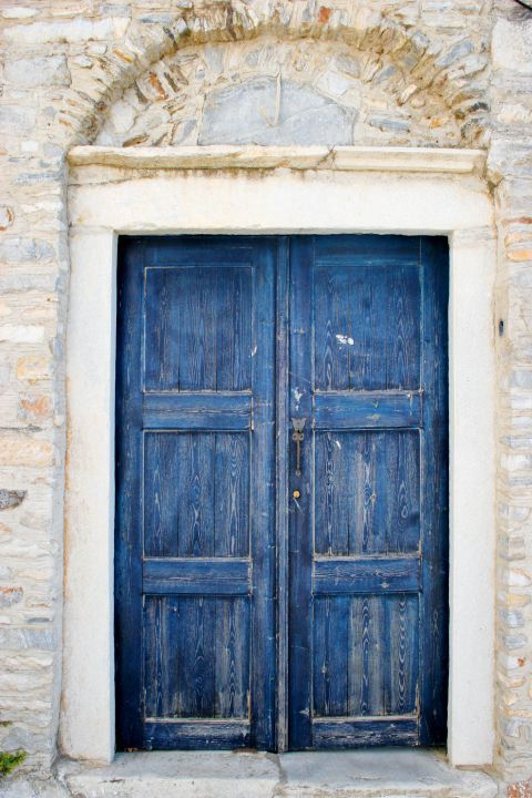 Filoti: A blue-colored door