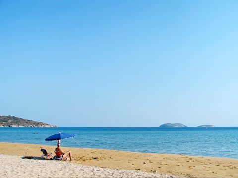 Agios Petros: Relaxing moments on Agios Petros beach