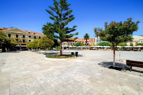 Argostoli: A local square with cafes, restaurants and beautiful trees